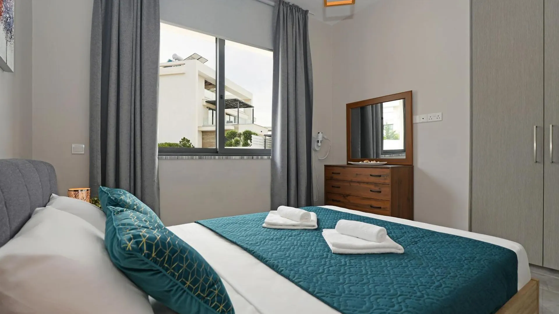 Villa Violeta - 3Bed Bungalow Large Pool Protaras Holiday home